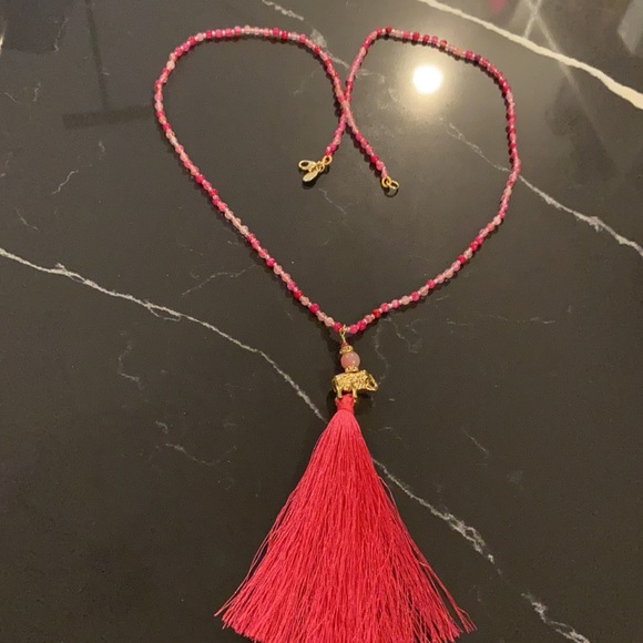 Beaded elephant necklace - Picture 8 of 8